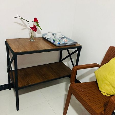 Malee Homestay โปลอนนารูวา ภายนอก รูปภาพ