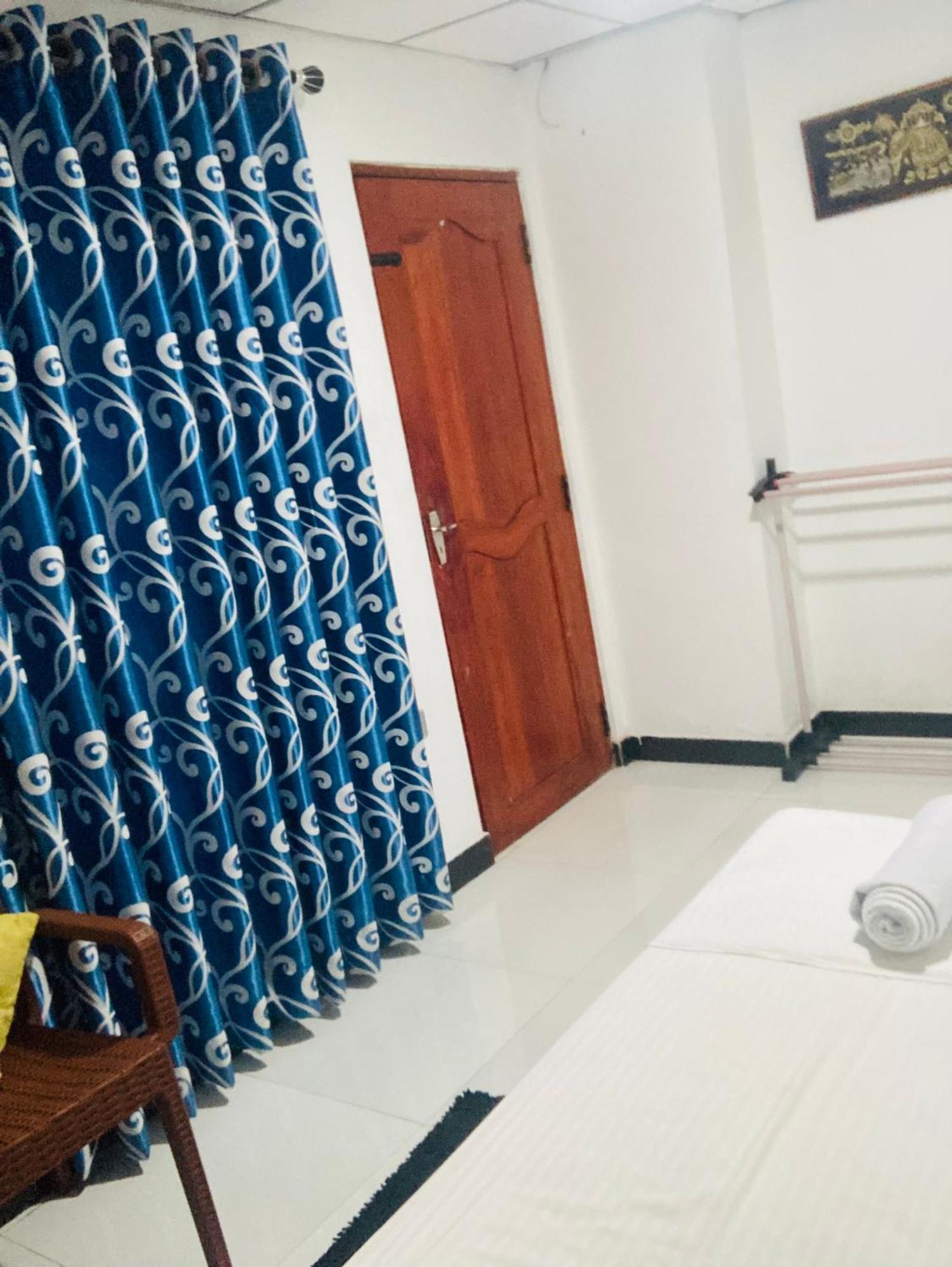 Malee Homestay โปลอนนารูวา ภายนอก รูปภาพ